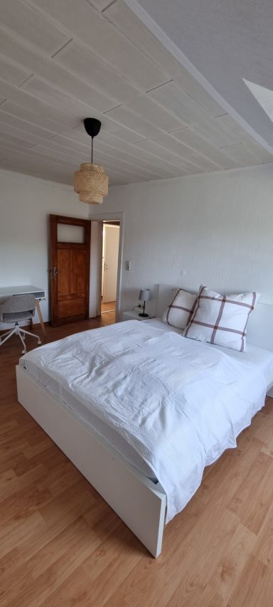 Schlafzimmer I Schlafzimmer mit Doppelbett